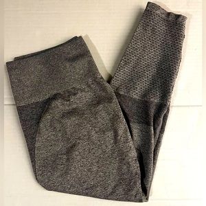 Fabletics gray seamless leggings. Sz L